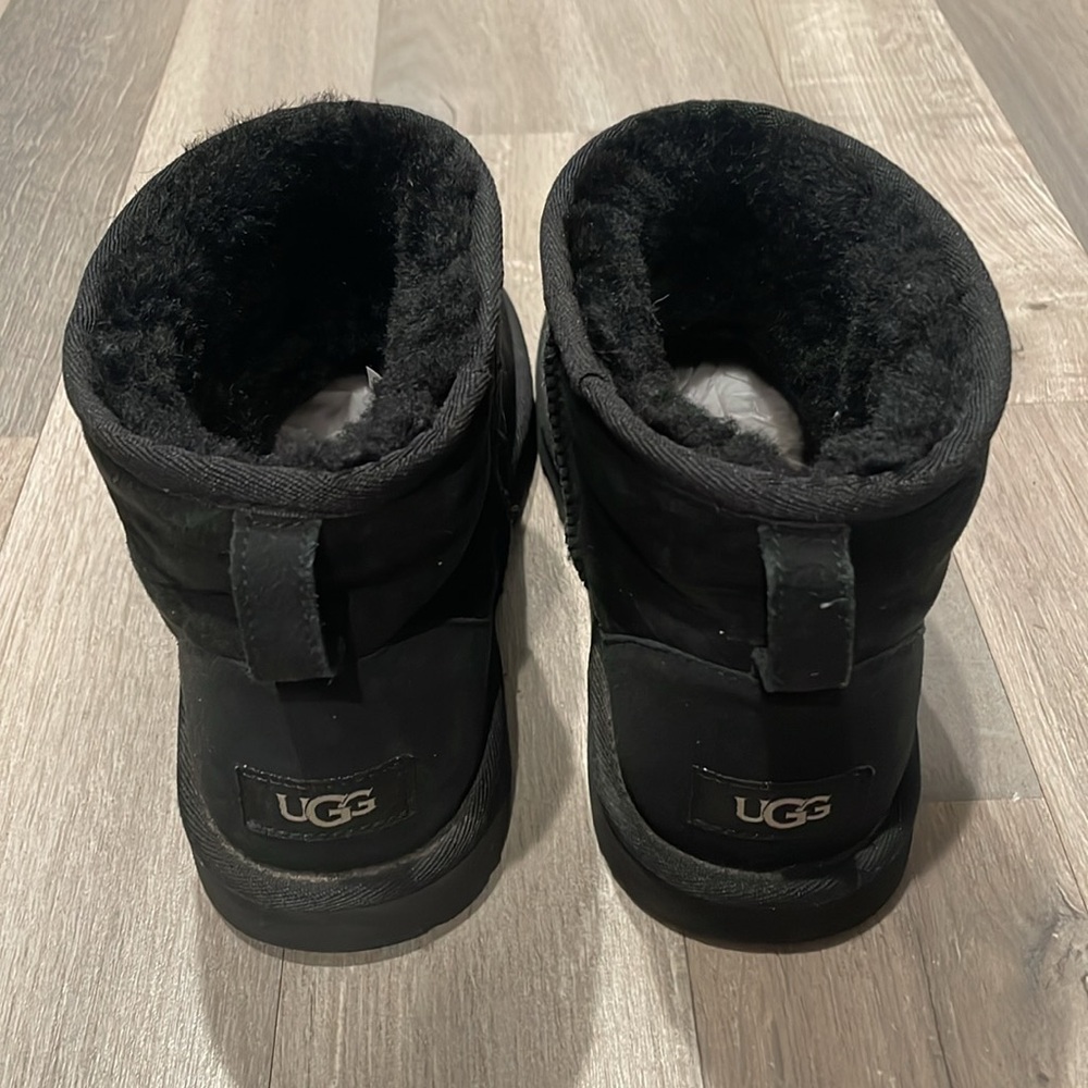 UGG Classic Mini II Genuine Shearling Lined Boot - Picture 7 of 12